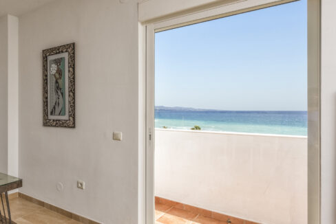 10 - Beachfront apartment in Puerto Banus, Playa Rocio, Marbella - Jacques Olivier Marbella