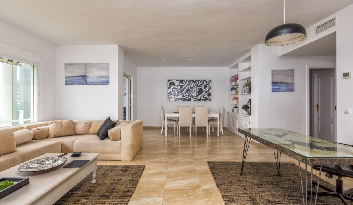 10 a - Puerto Banus, Playa Rocio Apartment in Marbella, Spain - Jacques Olivier Marbella