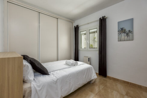 7 d - Beachfront apartment in Puerto Banus, Playa Rocio, Marbella - Jacques Olivier Marbella