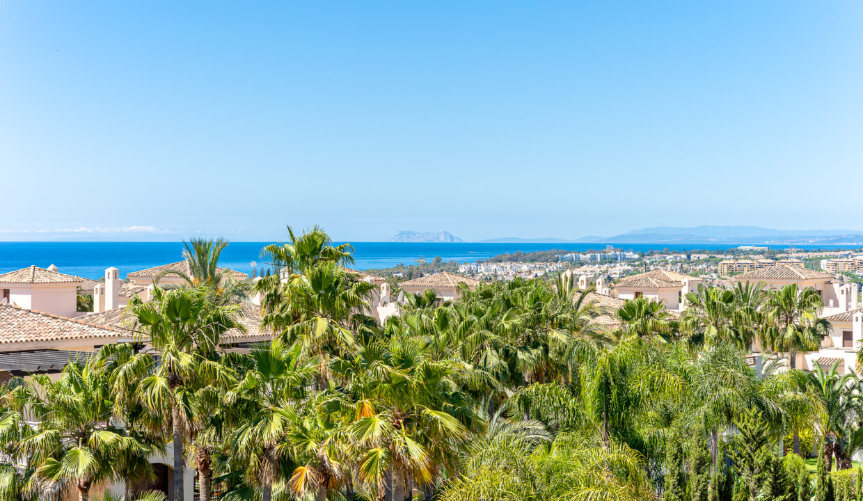 Penthouse with sea view by Puerto Banus - Jacques Olivier Marbella