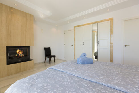 First Line Luxury Apartment in Puerto Banus - Jacques Olivier Marbella