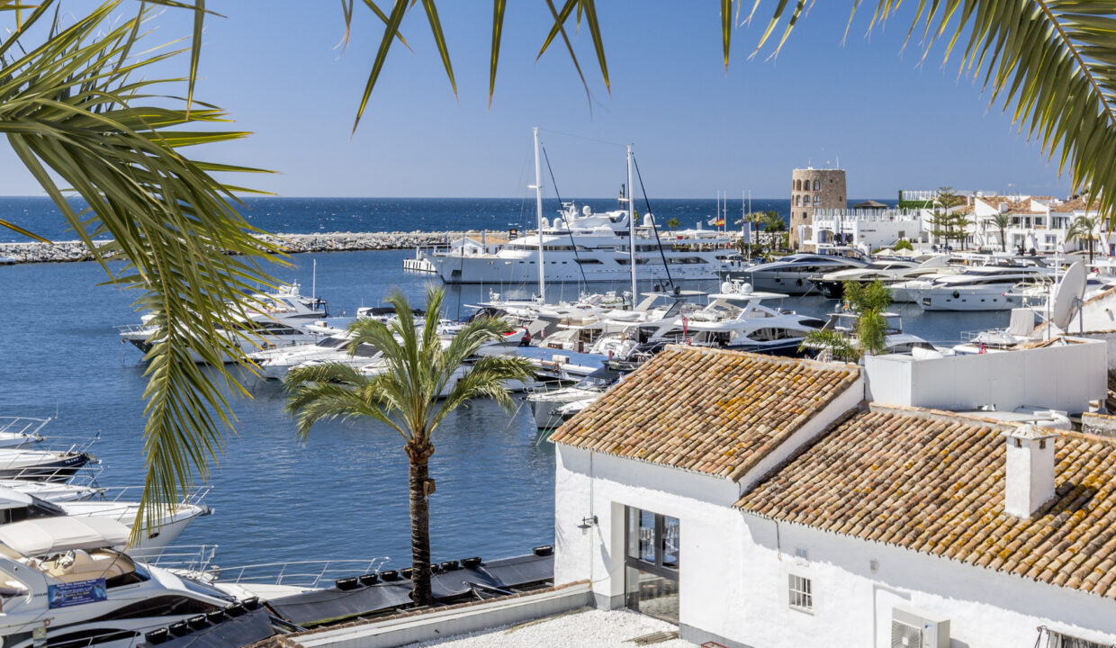 Rent today this First Line Luxury Apartment in Puerto Banus - Jacques Olivier Marbella