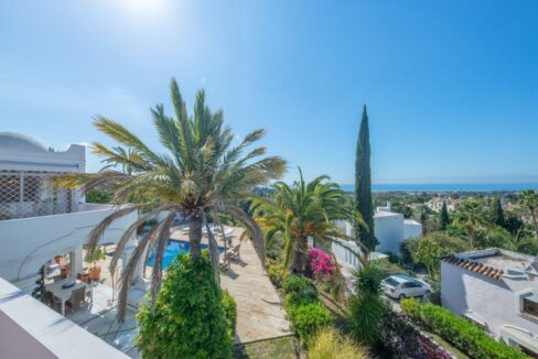 Marbella Hill Club · Elegant Villa with sea views located in