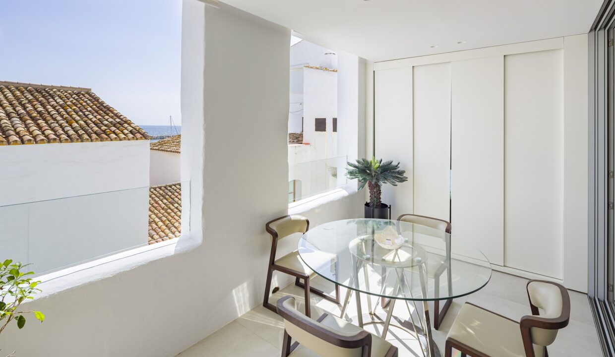Terrace2 2 bedroom apartment for rent in Puerto Banus, beachside, sea views, Marbella, Costa del Sol
