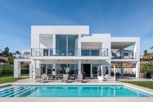 4 bedroom villa with sea & golf views for sale in Marbella - Jacques Olivier Marbella
