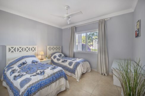 room with 2 beds - Jaques Olivier Marbella