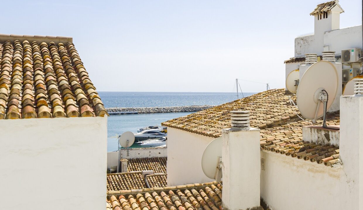 sea view 2 bedroom apartment for rent in Puerto Banus, beachside, sea views, Marbella, Costa del Sol