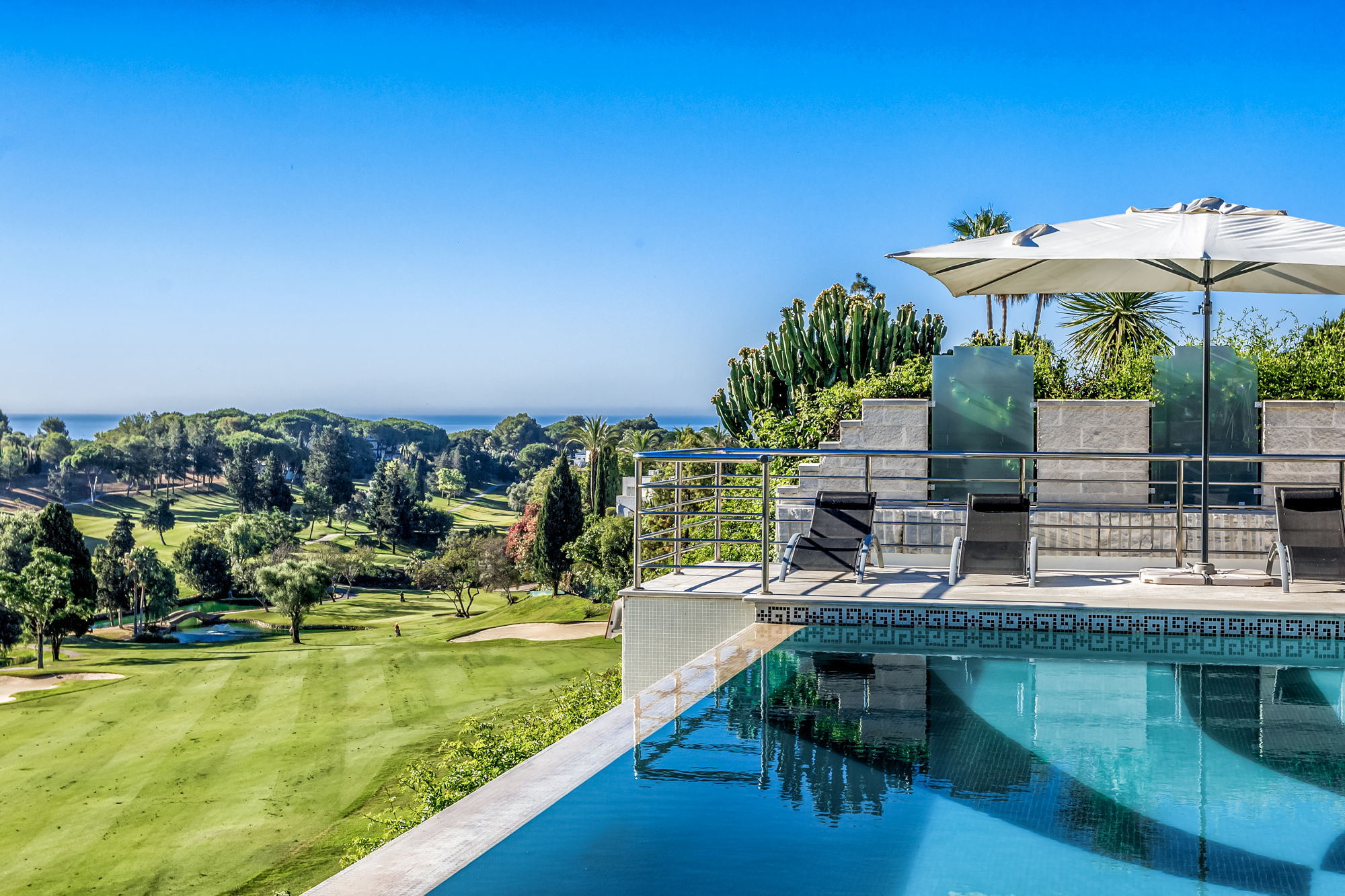 Villa with Sea Views For Sale in Nueva Andalucia