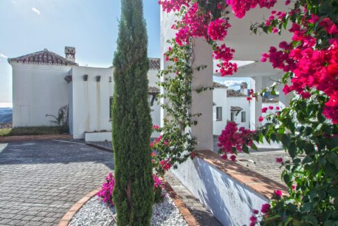 Panoramic views townhouse for sale in Istan | Jacques Olivier Marbella