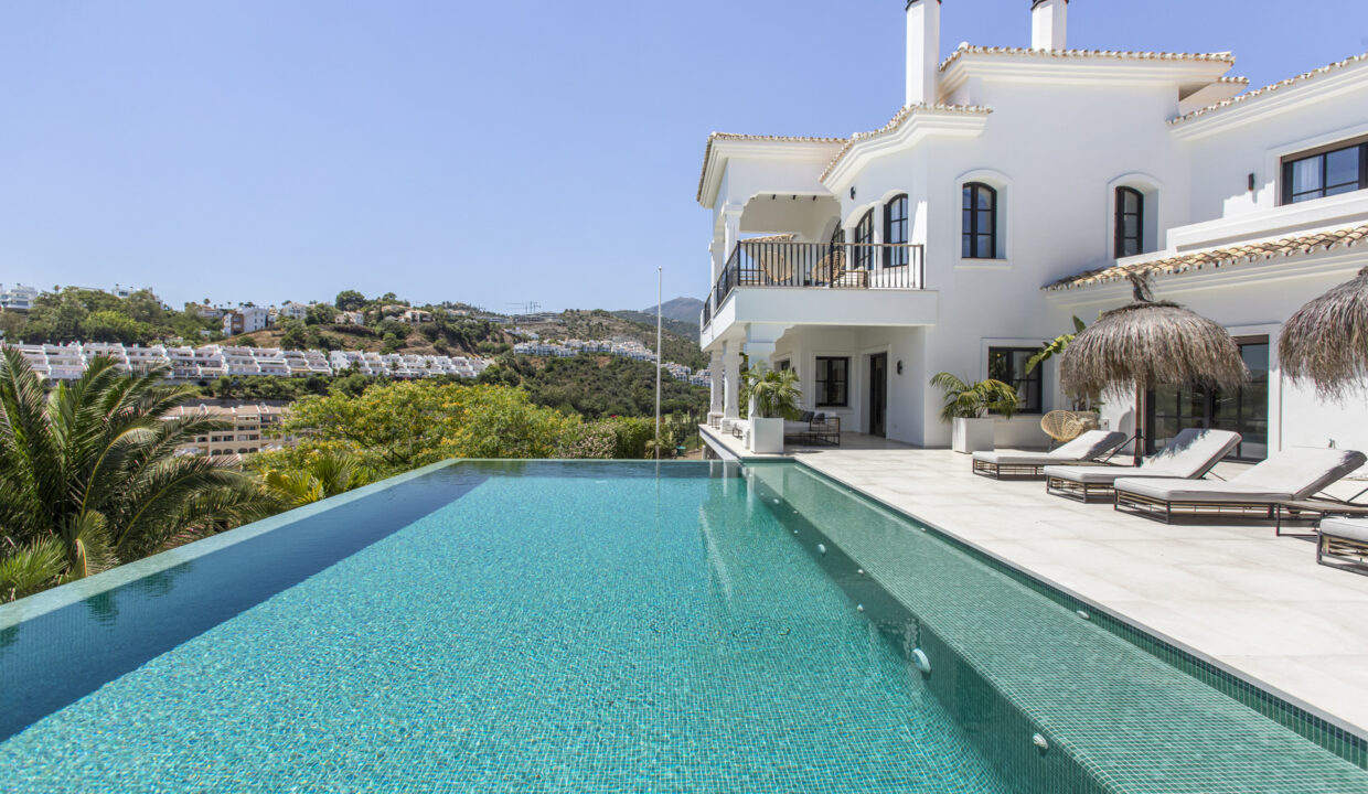 Renovated 5 bedroom villa for sale in Benahavis - Jacques Olivier Marbella