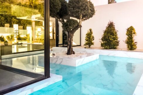 Heated pool - 5 Bedroom Villa for sale in Marbella