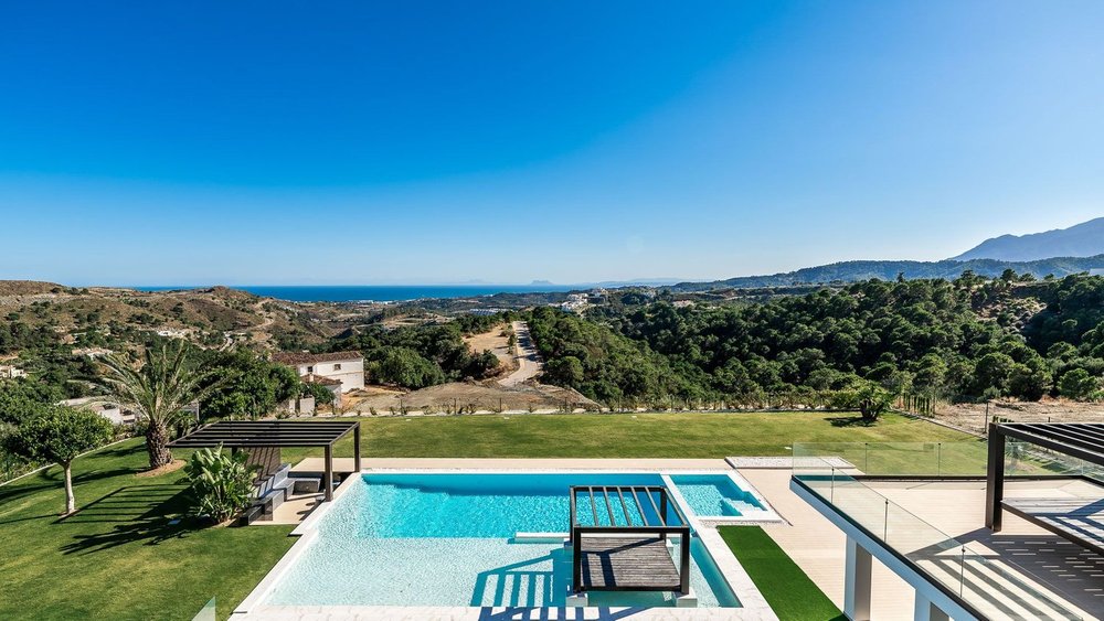 amazing sea views - 5 Bedroom Villa for sale in Marbella
