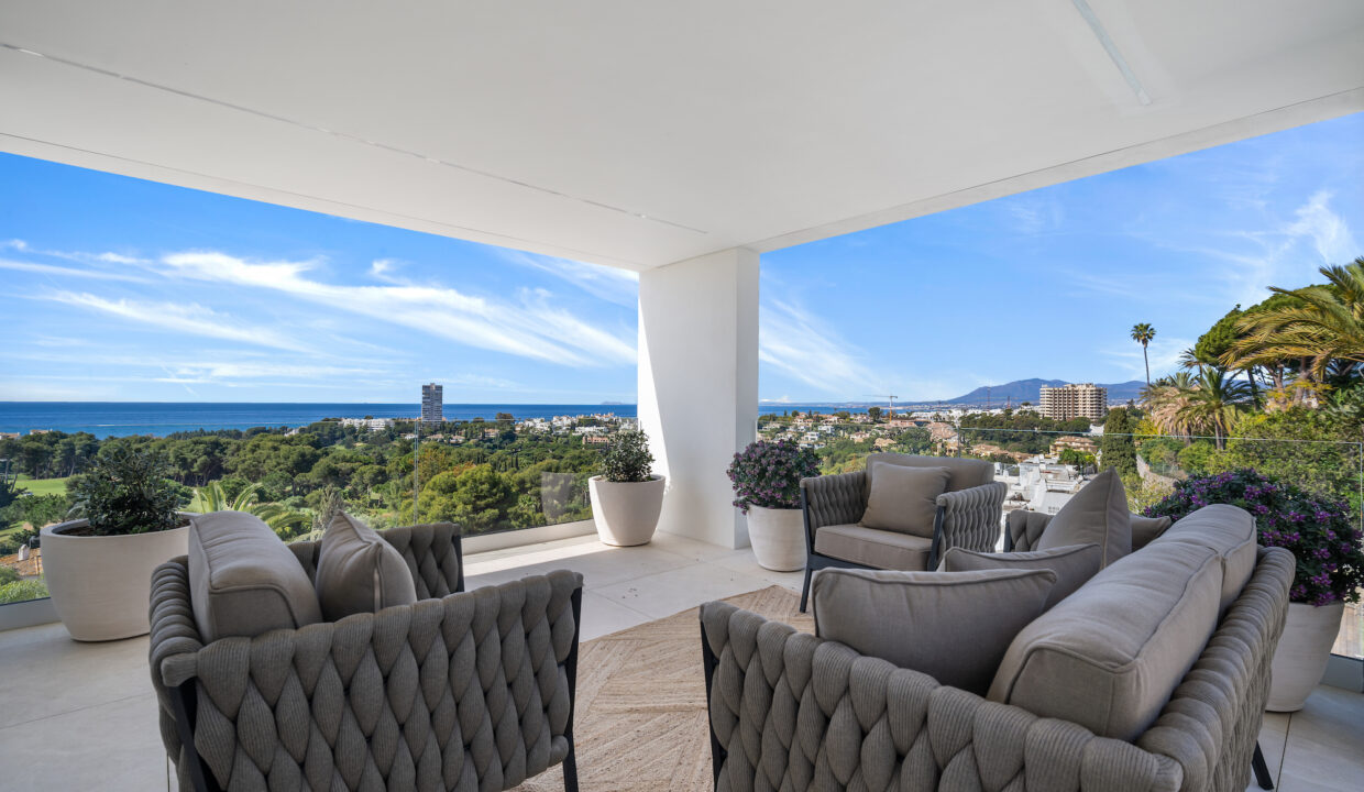 buy your home in spain - Spectacular Villa with Panoramic Sea Views, Rio Real, Marbella - Jacques Olivier Marbella