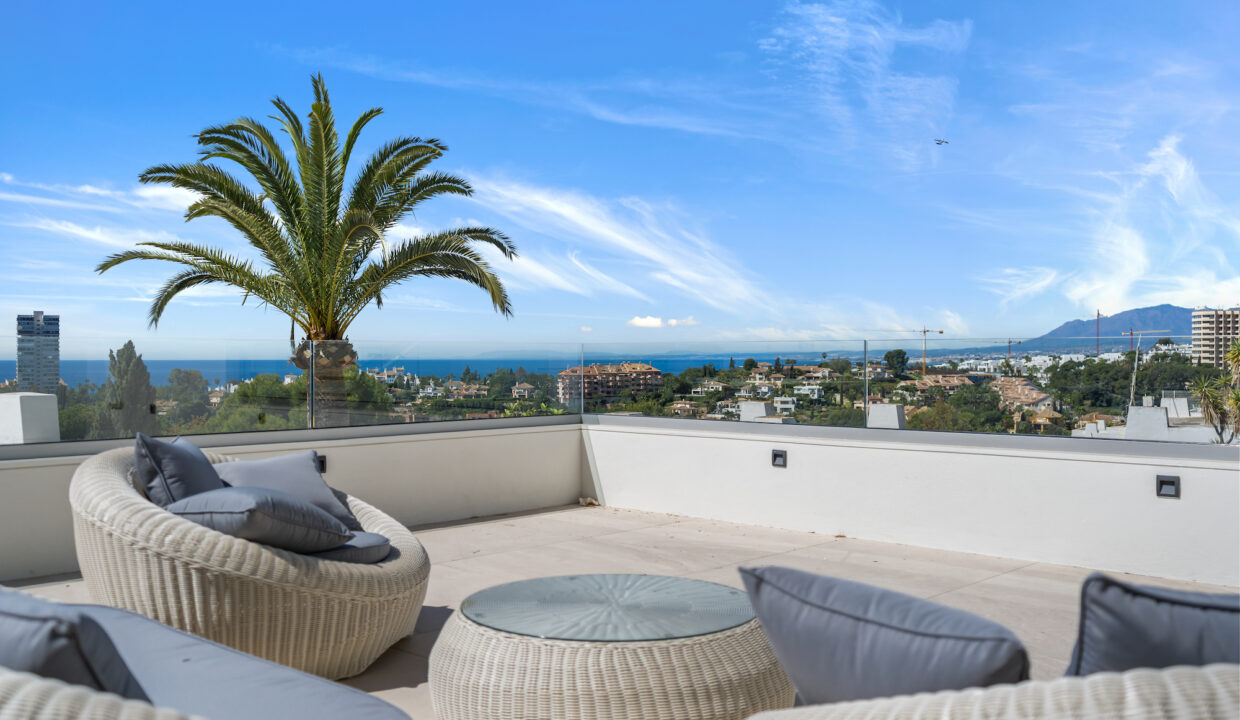sea mountain and golf views villa for sale in Marbella Spectacular Villa with Panoramic Sea Views, Rio Real, Marbella - Jacques Olivier Marbella