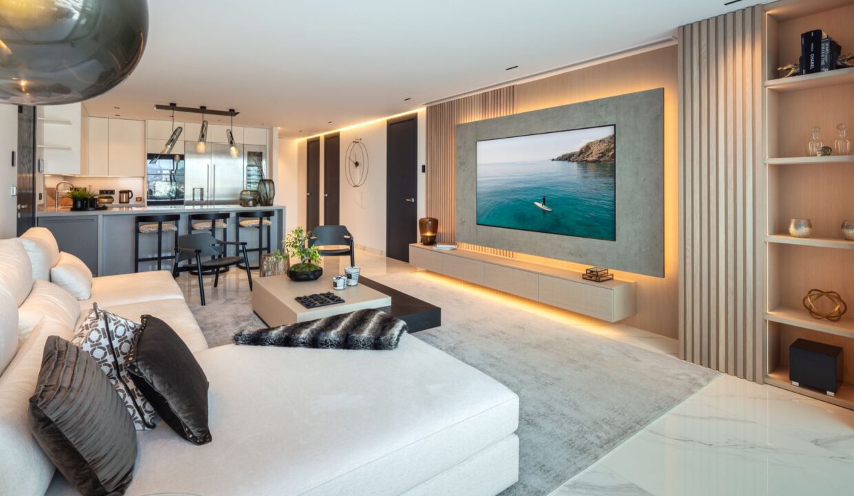 Sea views luxury apartment in Puerto Banus