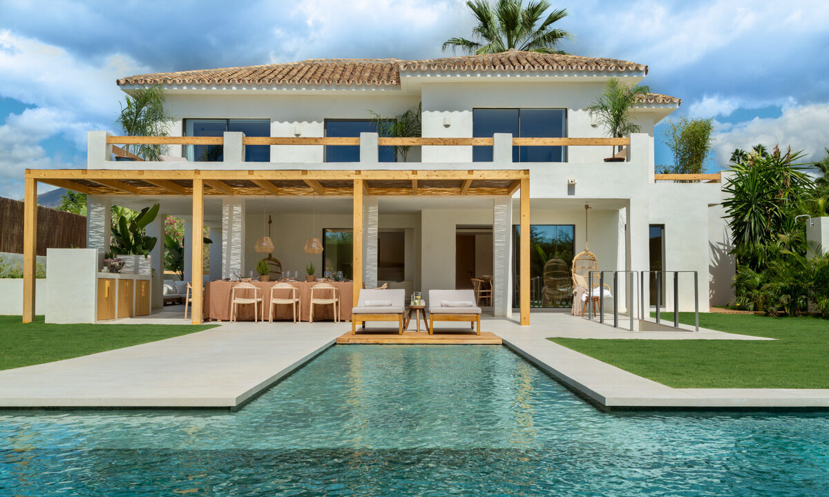 5 Bedroom Villa For Sale in Nueva Andalucía -  Jacques Olivier Marbella