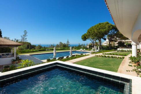 16 bedrooms Villa for sale in The Golden Mile, Marbella 13
