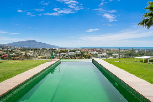 pool- Villa for Sale in Nueva Atalaya (Estepona)