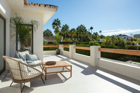 5 Bedroom Villa For Sale in Nueva Andalucía - Japandi syle by Jacques Olivier Marbella