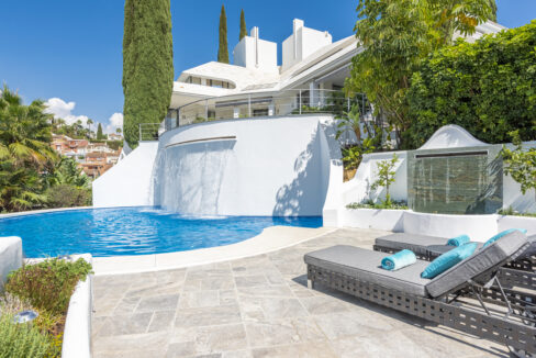 Fully renovated contemporary four bedroom villa for sale in Nueva Andalucia- Jacques Olivier Marbella 5