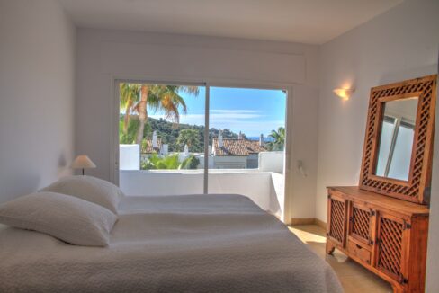 Bedroom 1 with terrace and sea views - Jacques Olivier Marbella