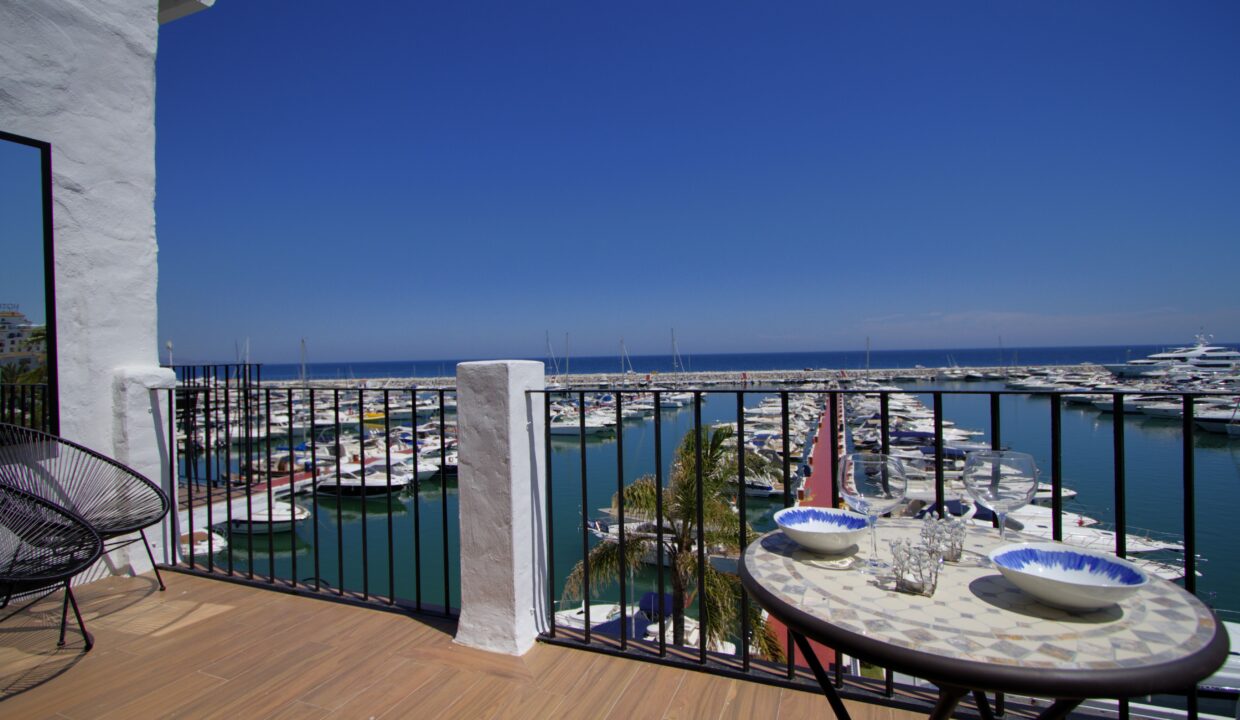 Puerto Banus Front Line duplex Penthouse with 2 terraces and panoramic sea views - Jacques Olivier Marbella