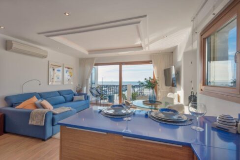 Puerto Banus Rental for two with sea views and two terraces.