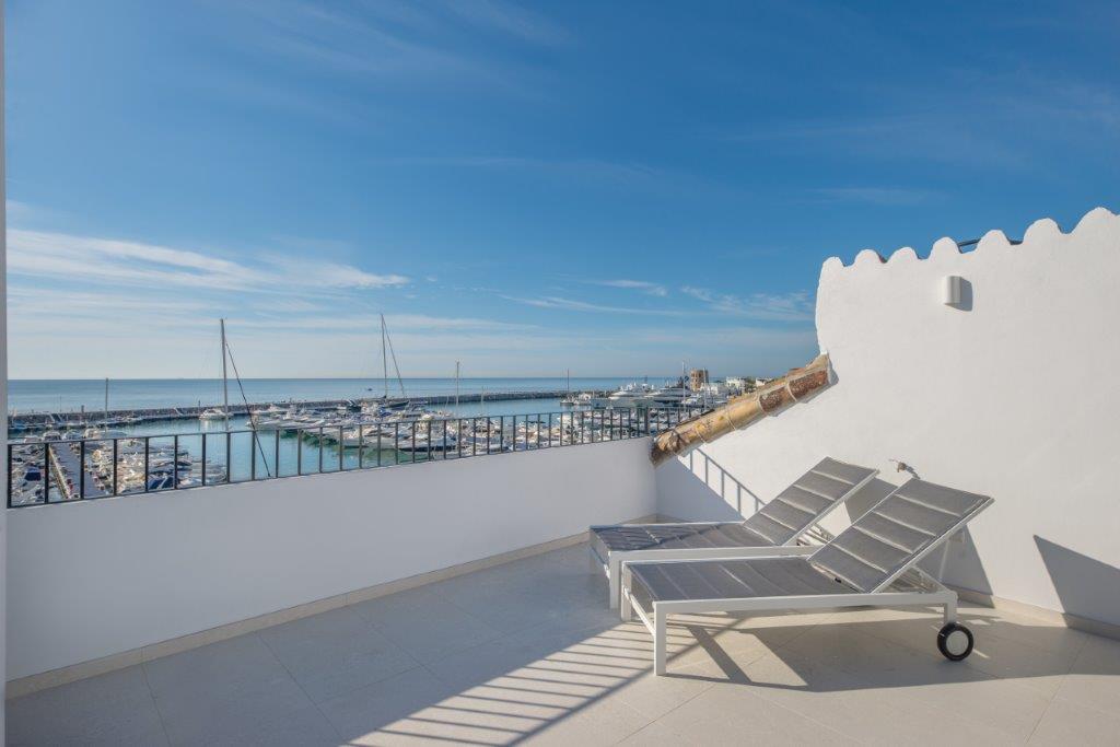 solrium -living room - lPuerto Banus Front Line duplex Penthouse with 2 terraces and panoramic sea views