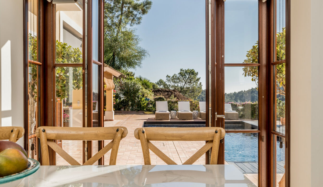 views - 7 Bed Villa for Sale in El Madroñal, Benahavis - Jacques Olivier Marbella