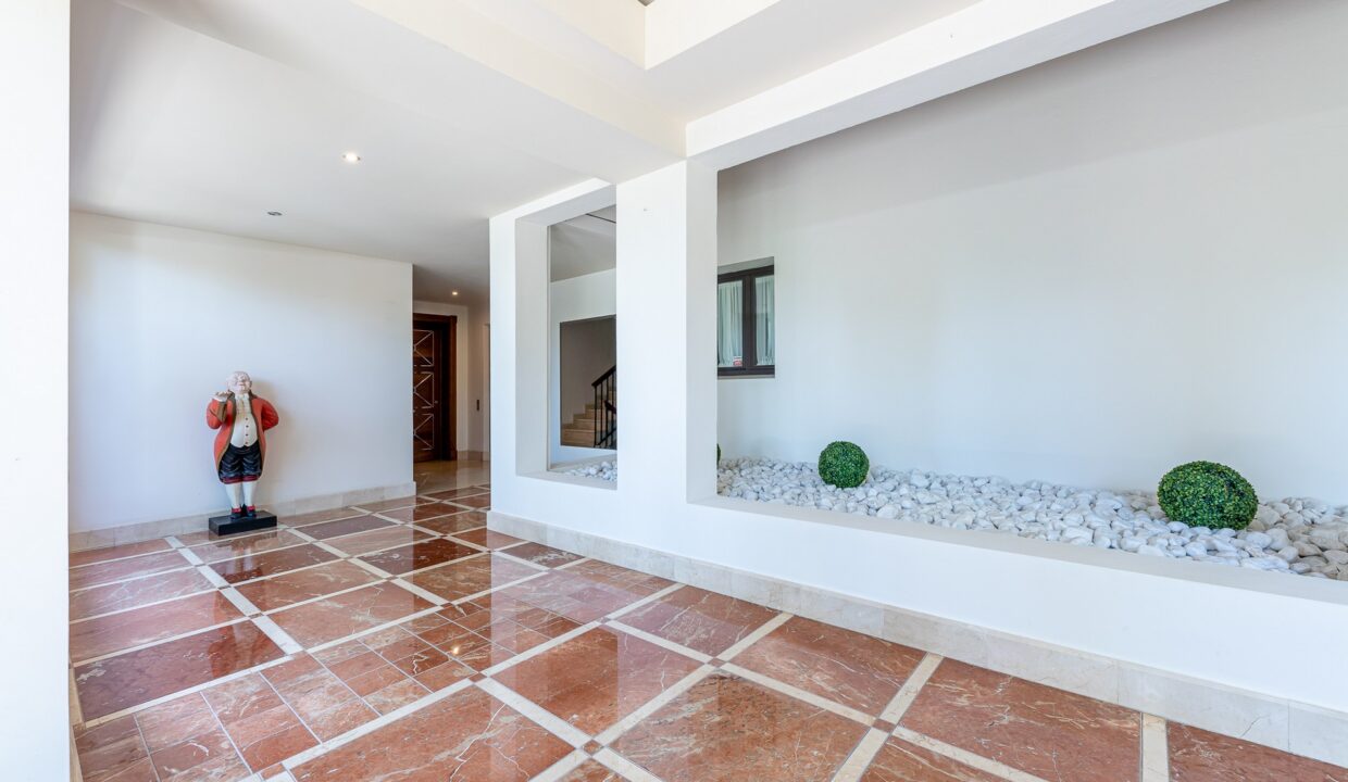 Sales and Rentals - Jacques Olivier Marbella