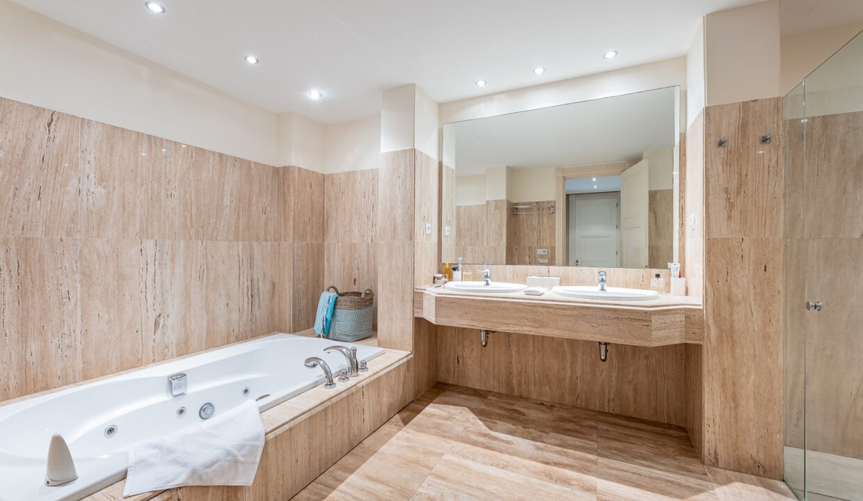 Sales and Rentals - Jacques Olivier Marbella
