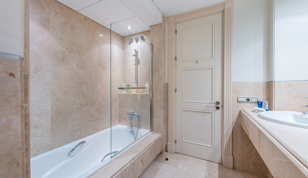 Sales and Rentals - Jacques Olivier Marbella