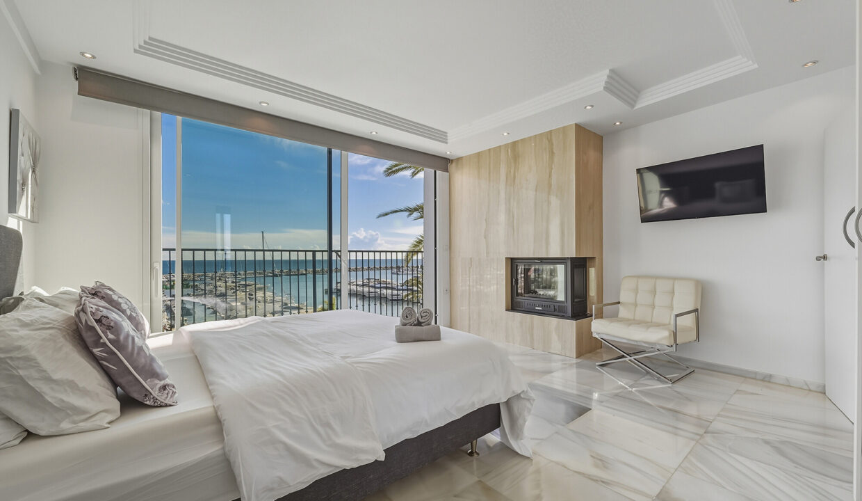 Puerto Banus Firstline Penthouse With Panoramic Sea Views - Jacques Olivier Marbella