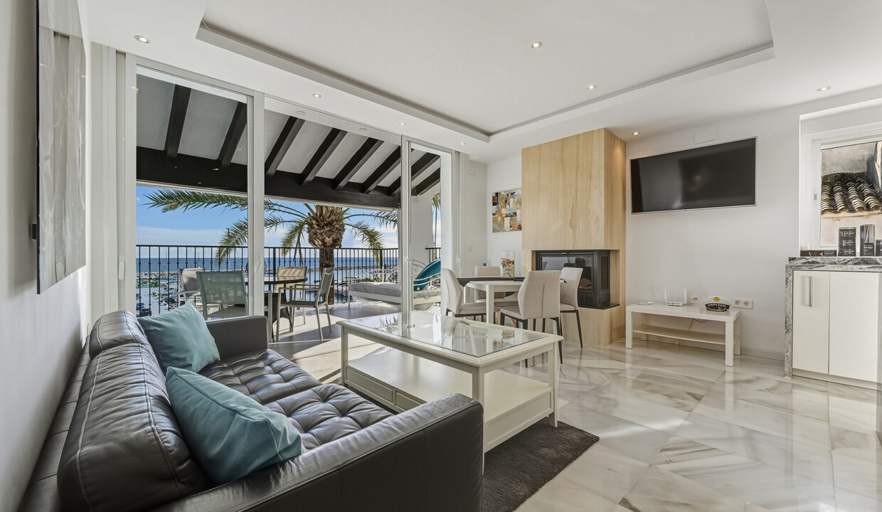 Frontliine Penthouse with panoramic sea views puerto banus - Jacques Olivier Marbella