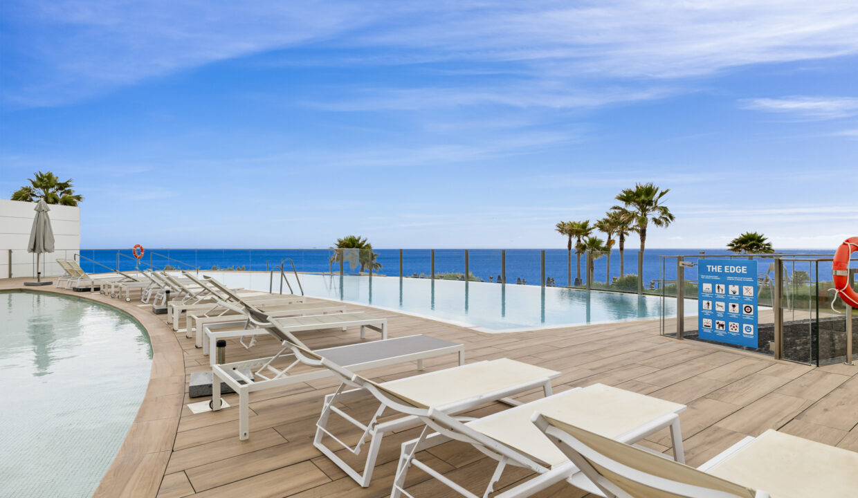 sun loungers - The edge - Jacques Olivier Marbella