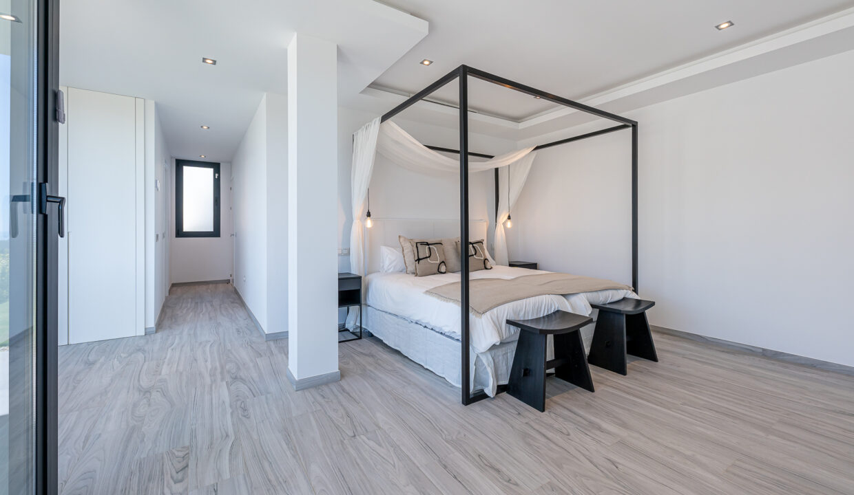 Spacious holiday Benahavis Luxury Villa - Jacques Olivier Marbella