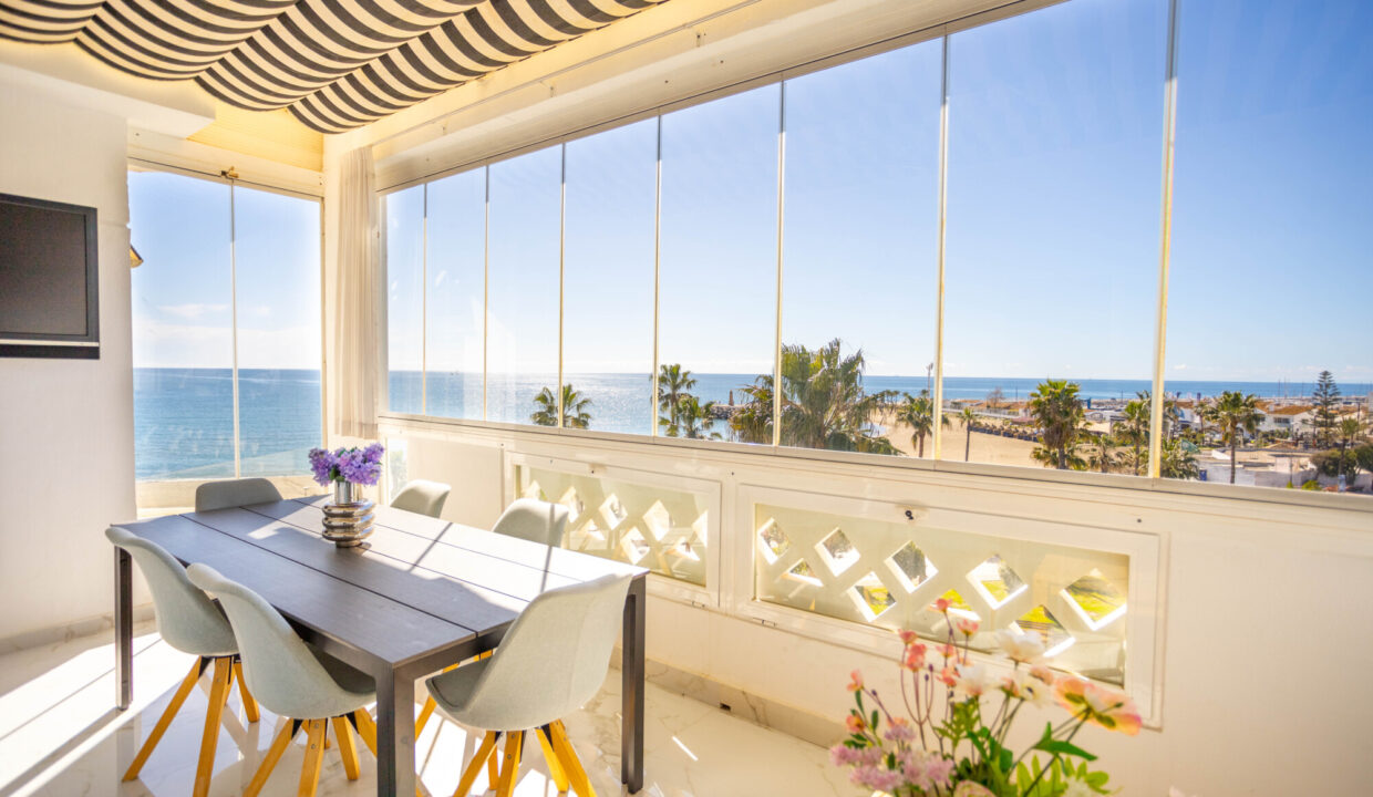 Holiday rental Playa Rocío - Puerto Banus - terace with fantastic sea view in Playa Roccio holiday rental - jacques olivier Marbella
