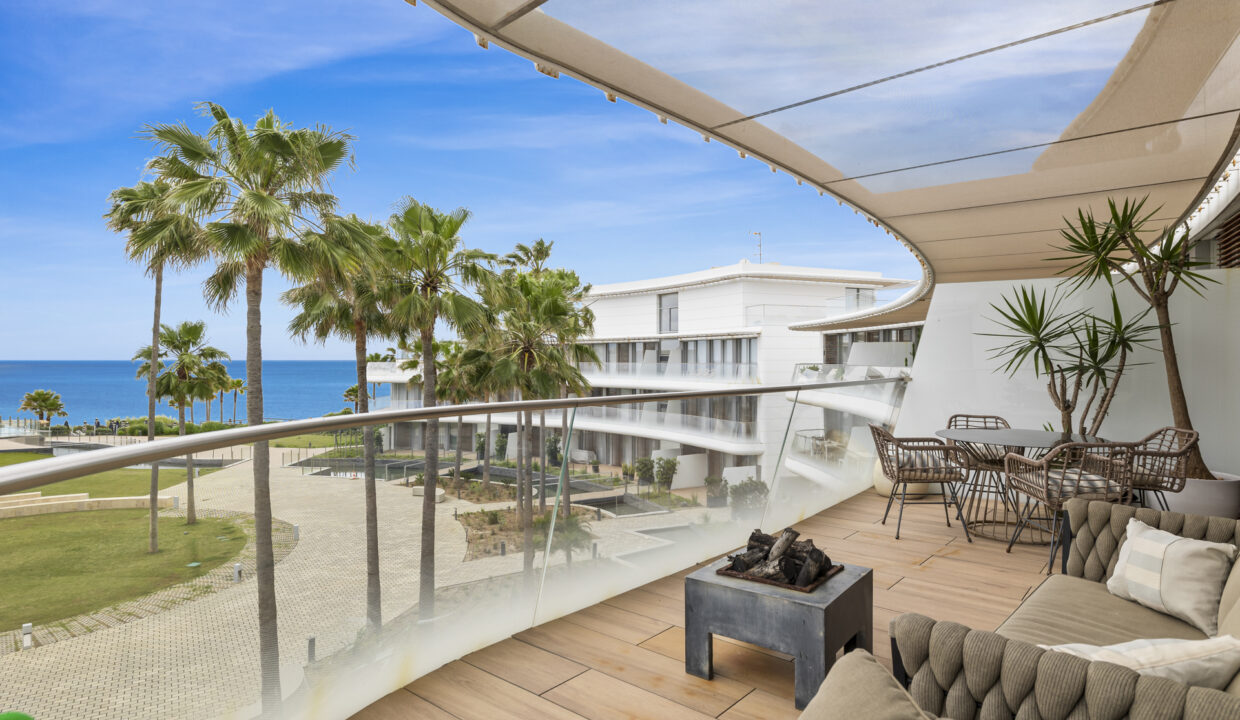 Frontline Beach Apartment in The Edge, Estepona - Jacques Olivier Marbella