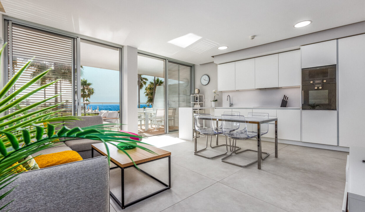 The Edge - Beachfront Apartment, Estepona - jacques Olivier marbella