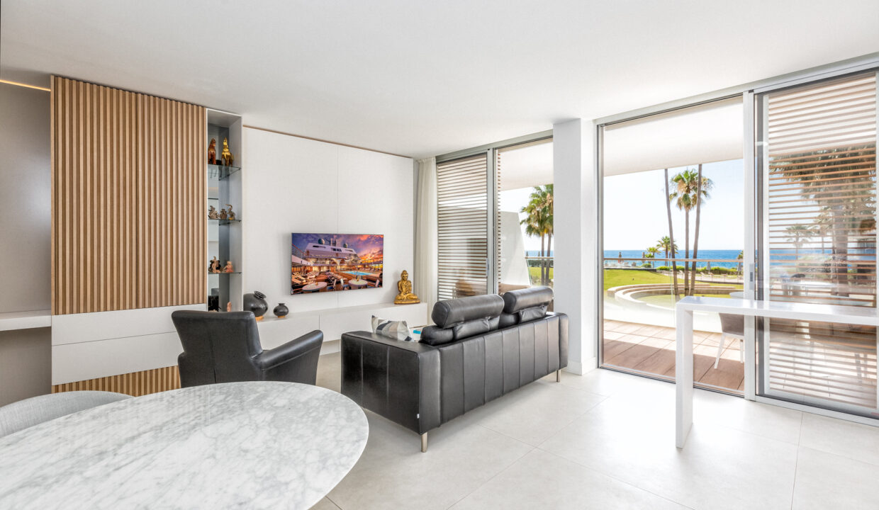 The Edge Estepona Holiday Frontline Beach Apartment - Jacques Olivier Marbella