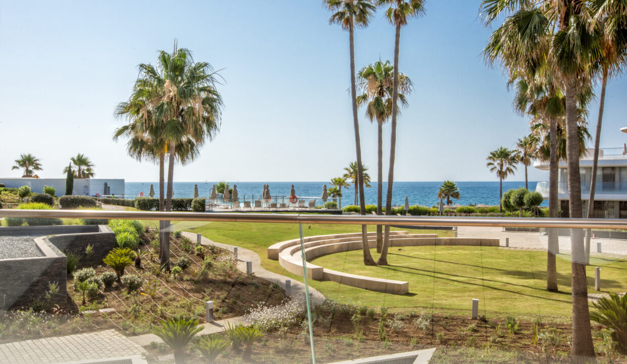 Frontline Apartment for sale in The Edge, Estepona - Jacques Olivier Marbella