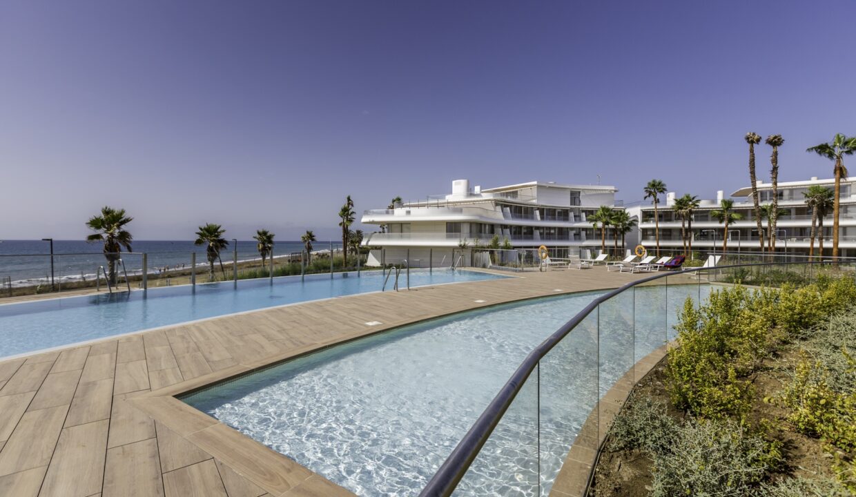 The Edge Estepona - Beachfront Holiday Apartment