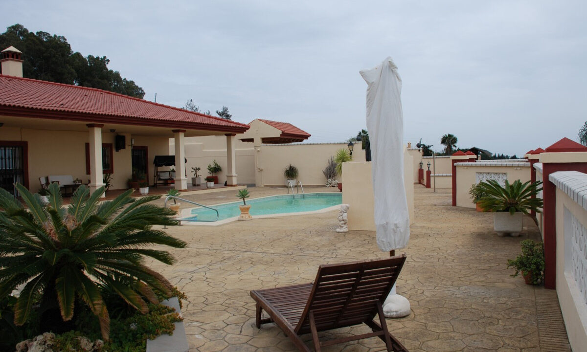 Bungalow for sale in Málaga Estepona Costa del Sol Spain - Jacques Olivier Marbella