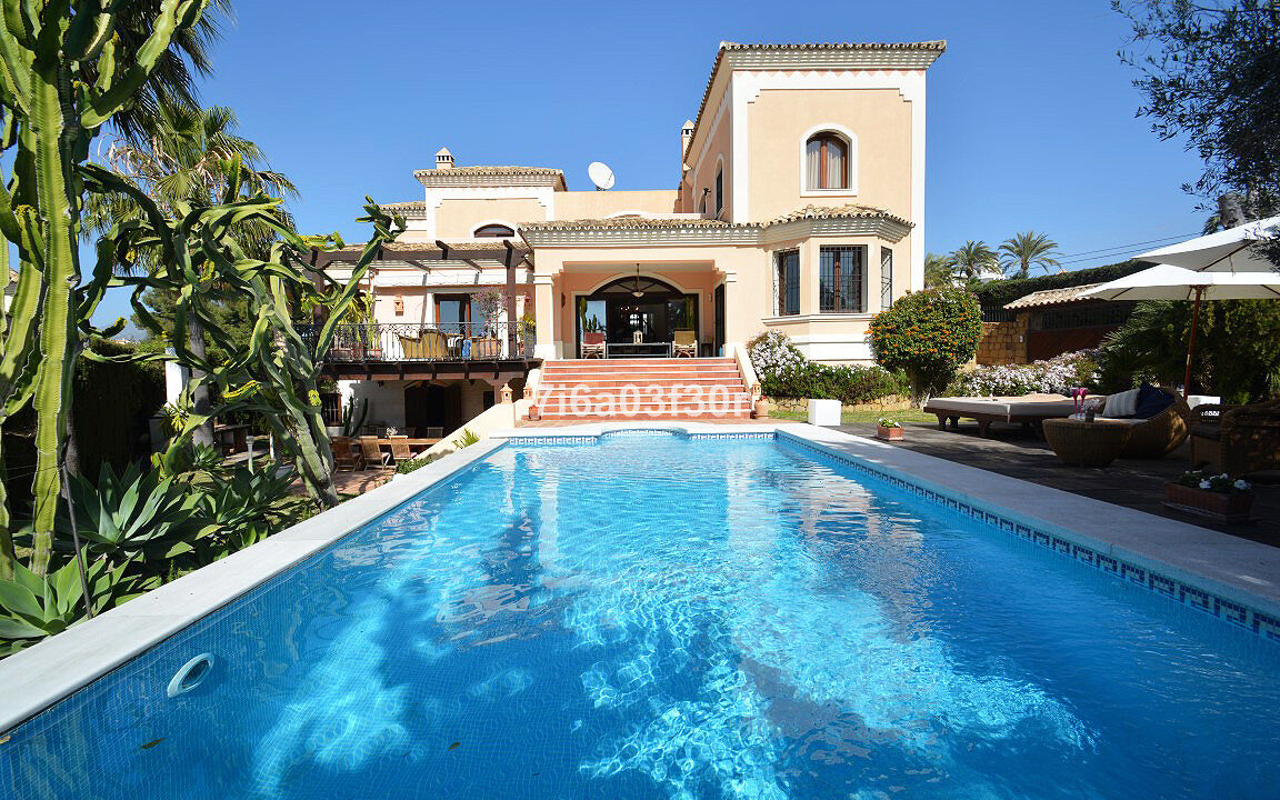 Detached Villa for sale in Málaga Nueva Andalucía Costa del Sol Spain - Jacques Olivier Marbella