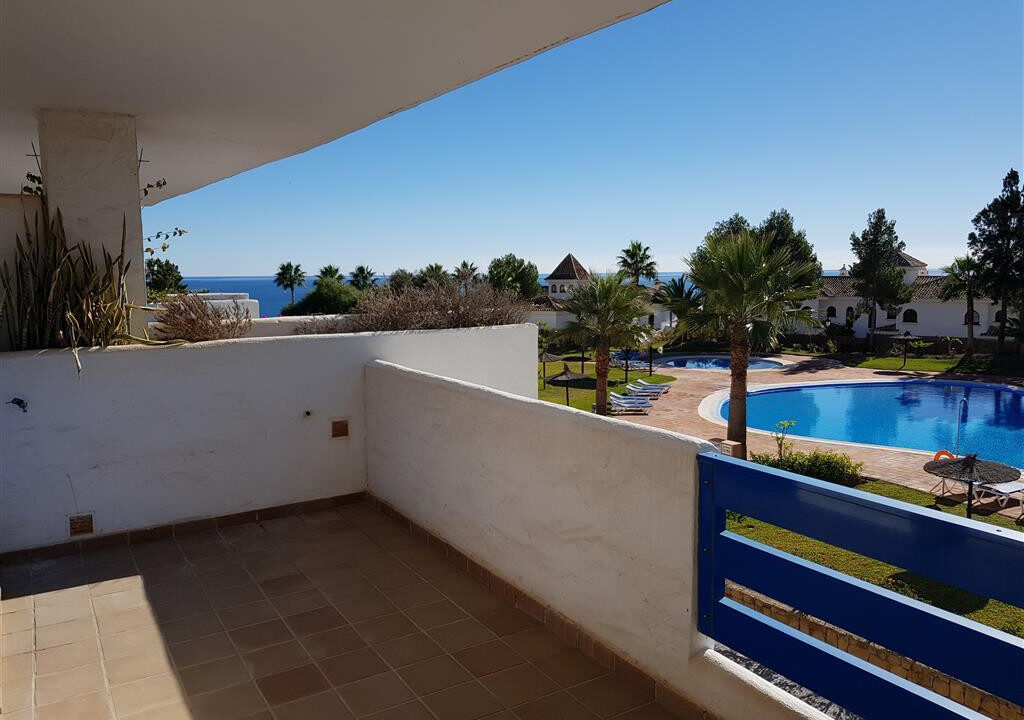 Middle Floor Apartment for sale in Málaga La Duquesa Costa del Sol Spain - Jacques Olivier Marbella