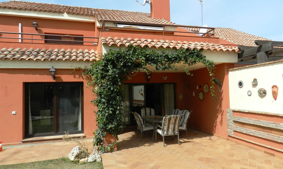 Detached Villa in La Duquesa