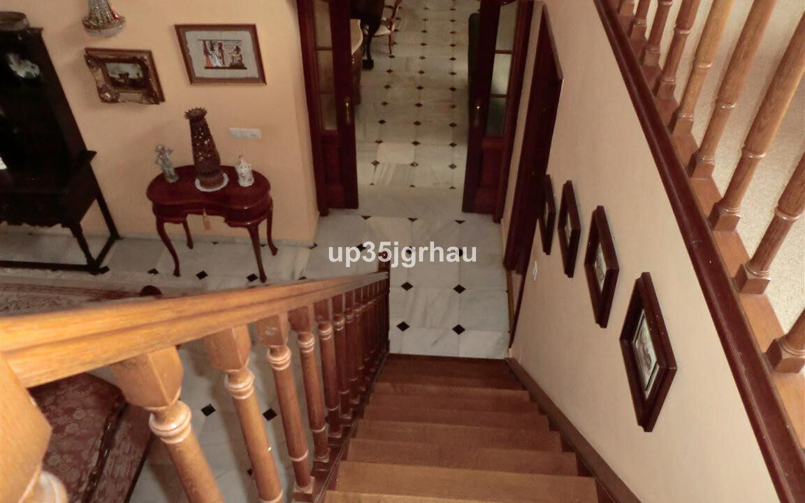 Detached Villa for sale in Málaga Estepona Costa del Sol Spain - Jacques Olivier Marbella