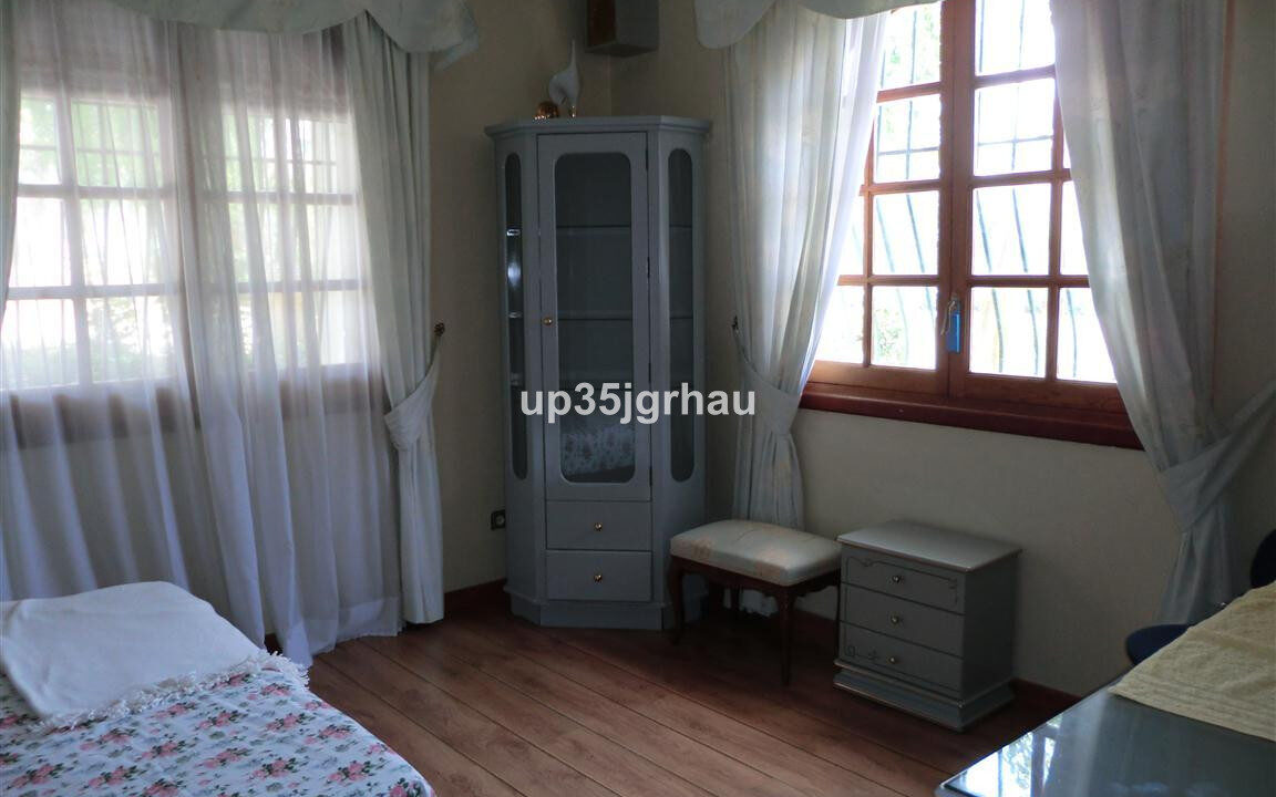 Detached Villa for sale in Málaga Estepona Costa del Sol Spain - Jacques Olivier Marbella