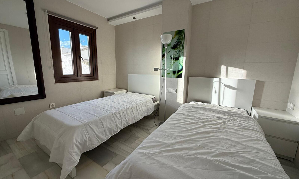 Middle Floor Apartment for sale in Málaga Puerto Banús Costa del Sol Spain - Jacques Olivier Marbella