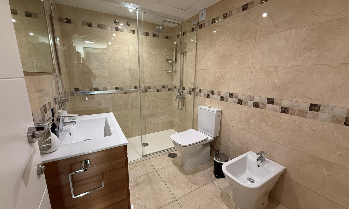 Middle Floor Apartment for sale in Málaga Puerto Banús Costa del Sol Spain - Jacques Olivier Marbella